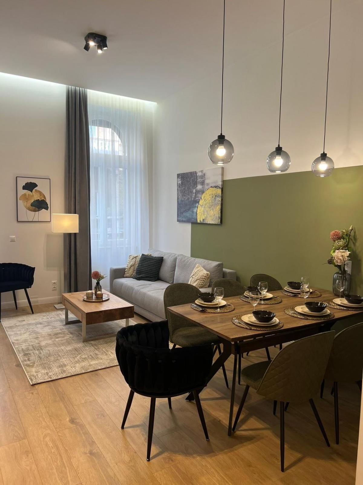 Izabella66 * Budapest